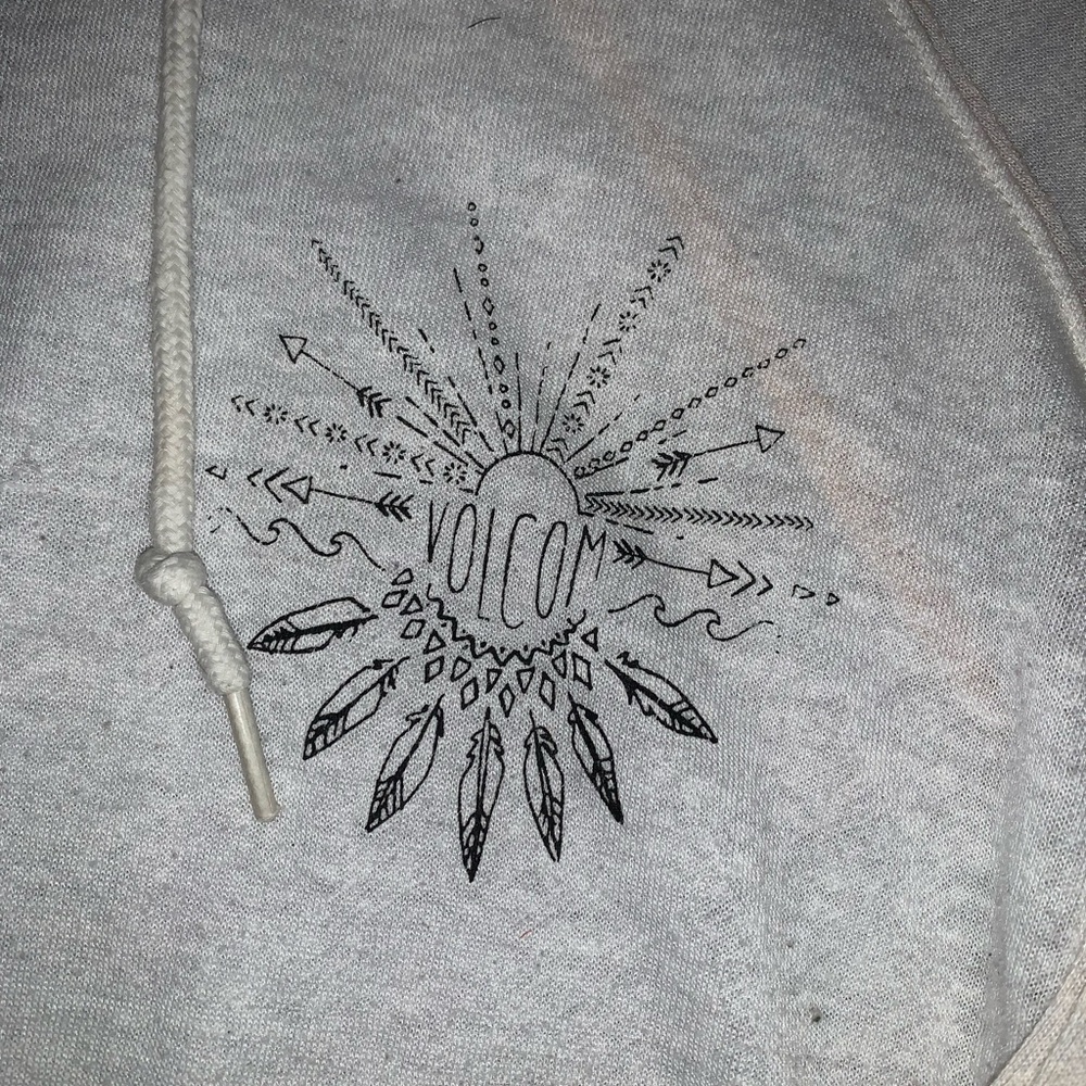 ‘Summer-Nights’ Volcom Tops - Picture 10 of 12